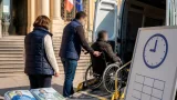 Alessandria rinnova il servizio di trasporto per persone con disabilità: entra anche la Croce Rossa