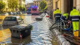 Allagamenti a Prato dopo il violento temporale: aperto il Coc, decine di interventi