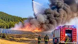 Arezzo: incendio a Lignano partito da un impianto fotovoltaico, fiamme sul bosco