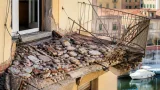 Crollo di un terrazzo a Livorno, donna di 56 anni in condizioni critiche
