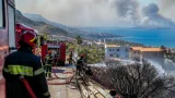 Giornata di emergenza per i vigili del fuoco: 17 interventi per roghi in tutta la provincia
