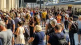 Guasto alla Centrale: passeggeri bloccati e mancanza di informazioni creano caos in stazione