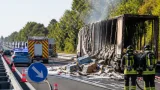 Incendio di un camion sull'A4: disagi alla viabilità tra Novara e Biandrate