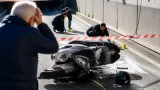 Muore a 42 anni in scooter: il dolore del padre e le ipotesi sulla dinamica
