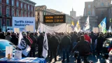 Napoli in piazza contro il caro Rc Auto e il rialzo dei carburanti