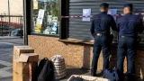 Napoli, sigilli al bar-hub vicino a Poggioreale: custodia di cellulari e servizi illeciti