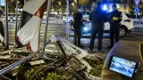 Pesaro, cartelloni danneggiati all’incrocio della statale 16: il sindaco consegna i video alla polizia locale