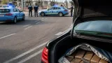 Piacenza, arresto al casello Sud: due chili di hashish e una pistola rubata in auto