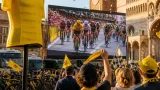 Pogacar cinquina al Tour: Van der Poel vince l'ultima tappa sui Campi Elisi