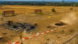 Prato, valle Faul tra degrado, rifiuti pericolosi e prati seccati: la denuncia dei residenti