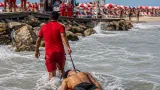 Salvataggio a Marina di Pisa: bagnino livornese salva un giovane in difficoltà