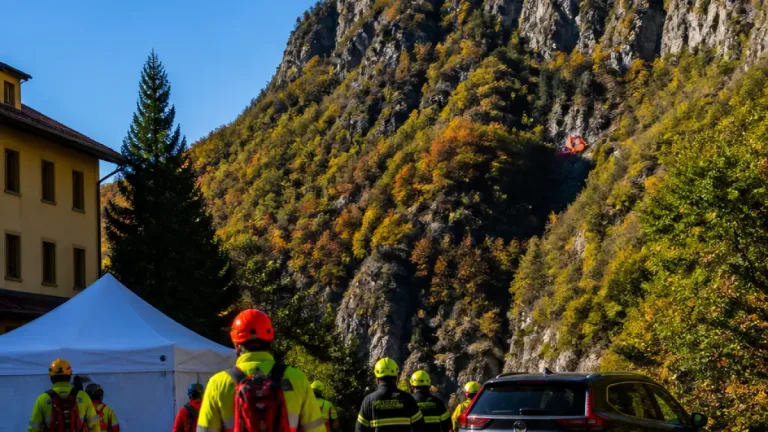 70enne di Seregno trovato morto in Valsassina: precipitato in un canalone mentre cercava funghi