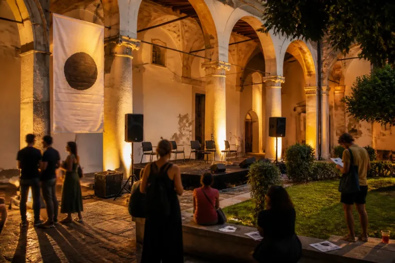 A Prato debutta DĀR: tre giorni di musica e voci nel Complesso di San Domenico