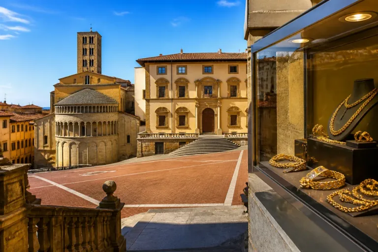 Cyberattacchi nel mirino: intesa tra Polizia e colossi dell’oro di Arezzo