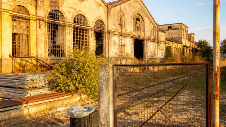 Asta decisiva per la Fabbrichina: domani il bando per rilanciare l'area dismessa