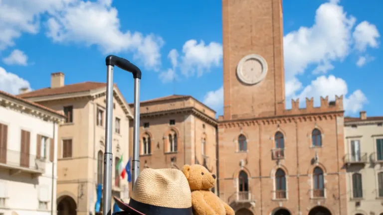 Asti, estate di partenze: le regole della Questura per i minori che viaggiano all’estero