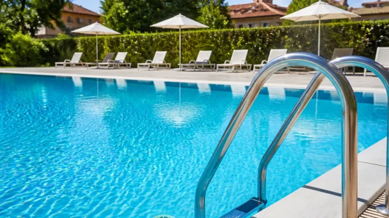Bambina risucchiata da bocchettone in piscina: denunciato l'accaduto ai carabinieri