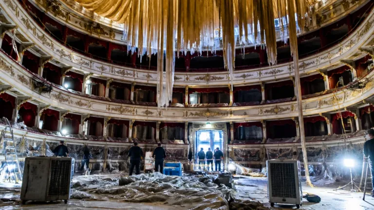 Bari: allarme antincendio al Teatro Piccinni, danni a velario e fregi in cartapesta