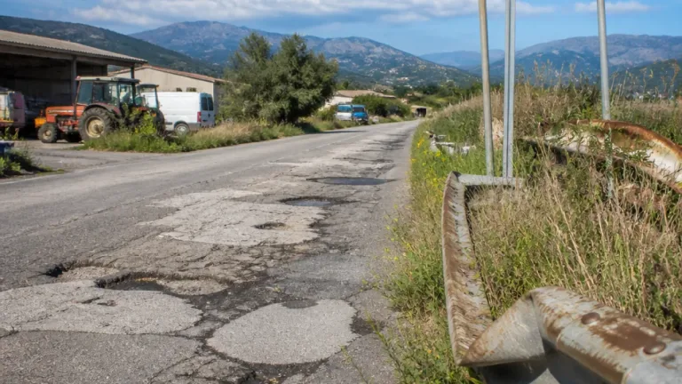 Bretella tra Santa Sofia d’Epiro e Tarsia: una strada senza proprietario frena attività e utenti