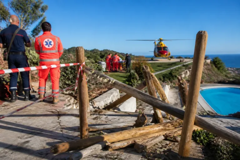 Cade da una staccionata a Montecorice: 22enne trasferita in elisoccorso a Salerno