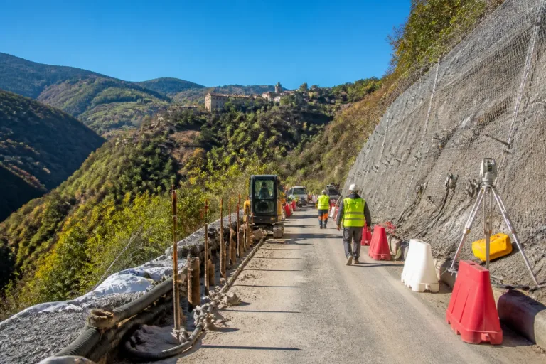 Cantagallo, conclusi i lavori salva-massi sulla SP2: investiti 2,7 milioni per due cantieri
