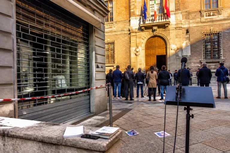 Capogruppo Pd di Piacenza difende il gioielliere condannato: la sicurezza al centro del dibattito