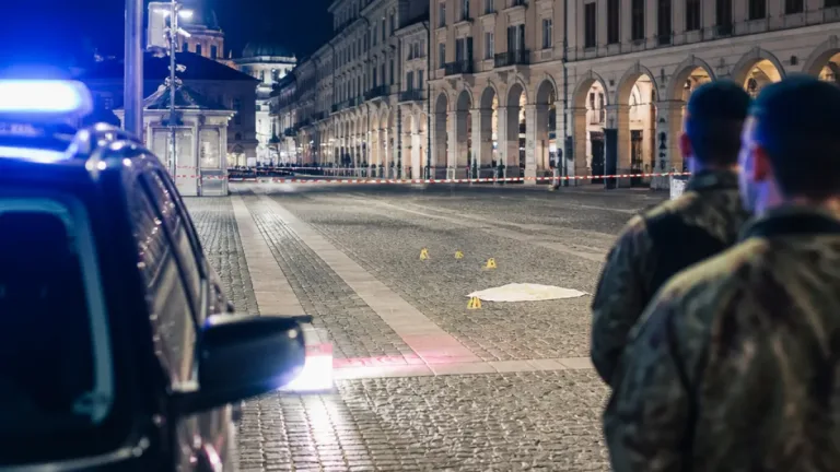 Como, arrestato il presunto aggressore dell'accoltellamento in piazza Volta