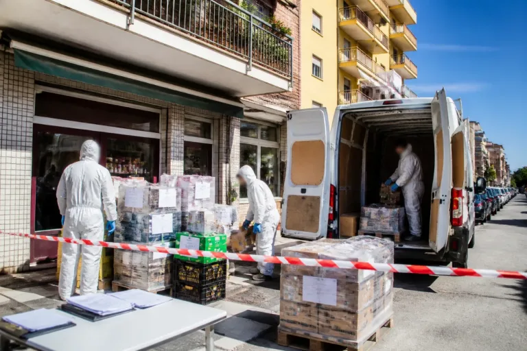 Controlli del Nas a Latina: sospese due attività e distrutti oltre 1.500 kg di alimenti
