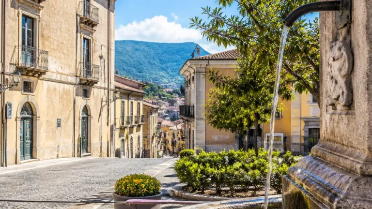 Cosenza, emergenza caldo: Pronto Intervento Sociale attivo H24 per i più fragili