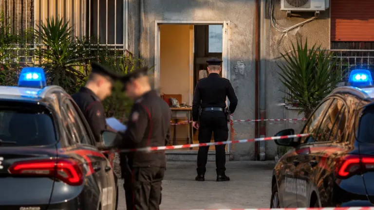 Crotone, operazione 'Medusa': arrestata a domicilio una donna accusata di sfruttamento della prostituzione