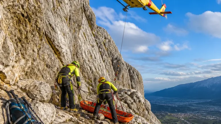 Escursionista di Cascina precipita sul Pisanino e muore: è il quarto incidente mortale alle Apuane