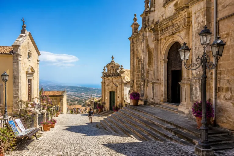 I luoghi di culto che raccontano la storia e l’arte della provincia di Messina