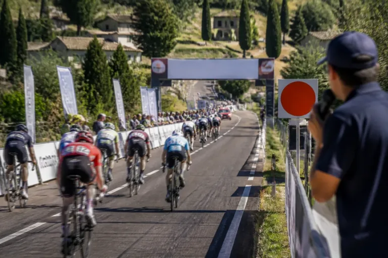 Magli vince il 64° Giro delle Valli Aretine: volata a Vitiano e gara a oltre 43 km/h