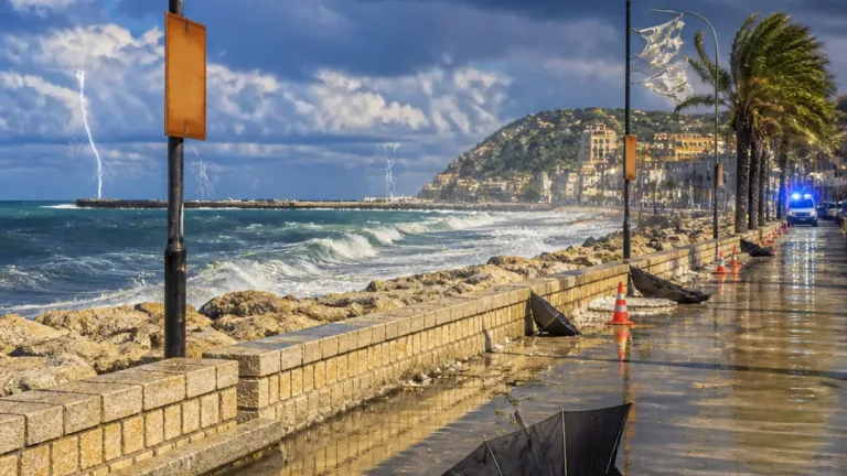 Marche in allerta: temporali severi e rischio grandine, criticità più alta tra Romagna e Marche