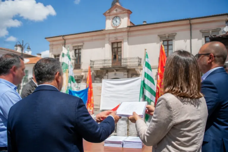 Menarini, dossier consegnato a Schlein: la Valle Ufita chiede impegni concreti