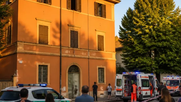 Muore precipitando dal terzo piano: corda si spezza mentre cerca di rientrare in casa