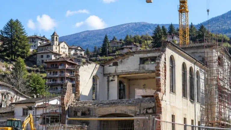 Oltre 2,15 milioni per trasformare l'ex caseificio di Castel Ivano in polo civico