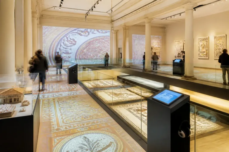 Pesaro inaugura la Sala Multimediale: i mosaici della cattedrale diventano esperienza immersiva
