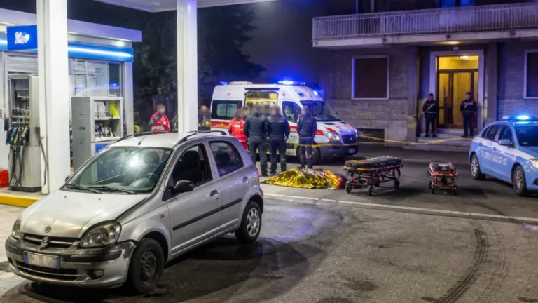 Reggio Emilia, aggressione con cacciavite e due investimenti: un 26enne fermato