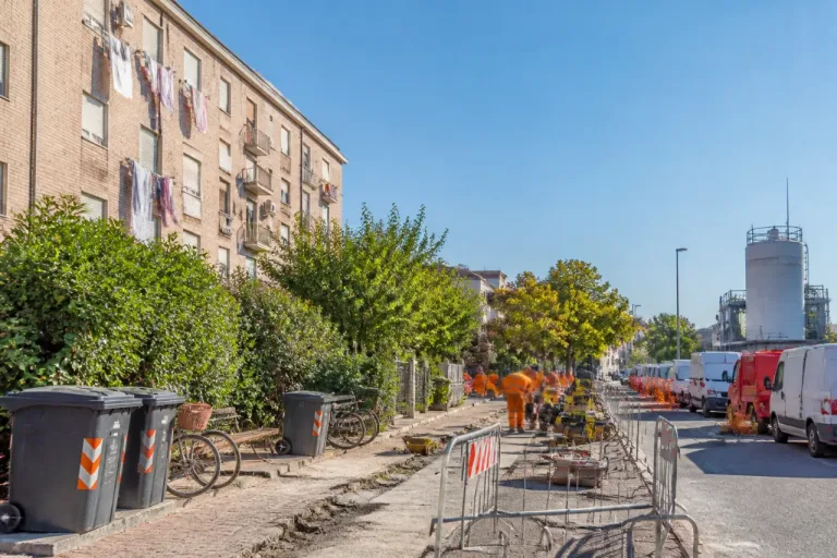 Residenti di Piazza d’Armi ancora alle prese con gli odori: soluzione attesa solo a settembre