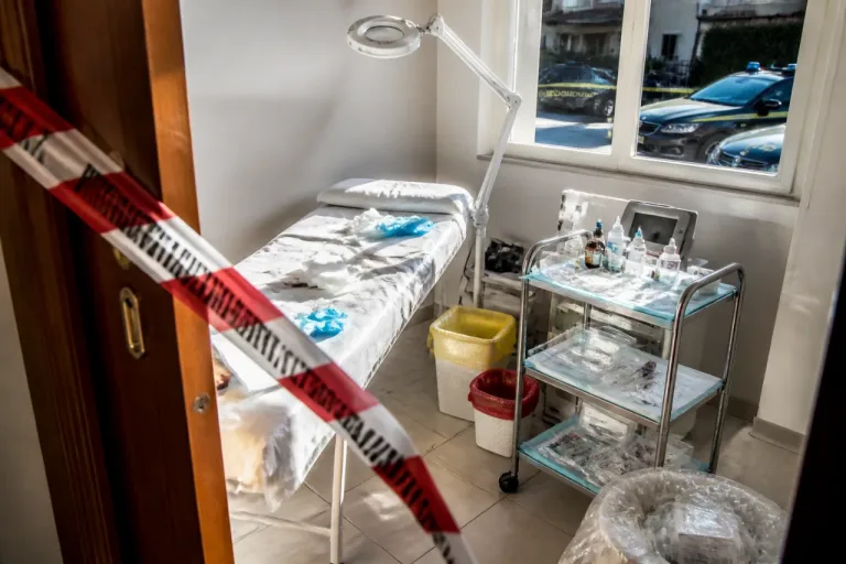 Scoperta in provincia una clinica estetica abusiva: sequestro e denuncia