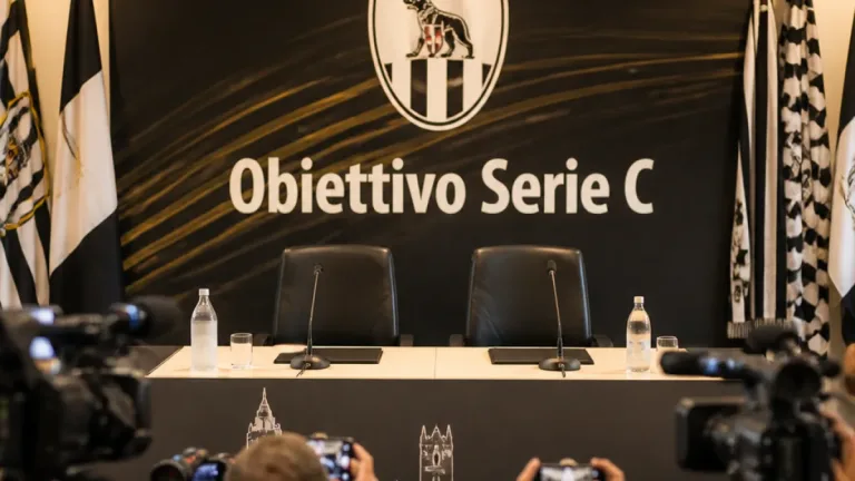 Siena, il club annuncia: nuovo assetto dirigenziale e l'obiettivo è la Serie C