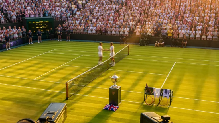 Sinner conferma il trionfo a Wimbledon: battuto Zverev in quattro set