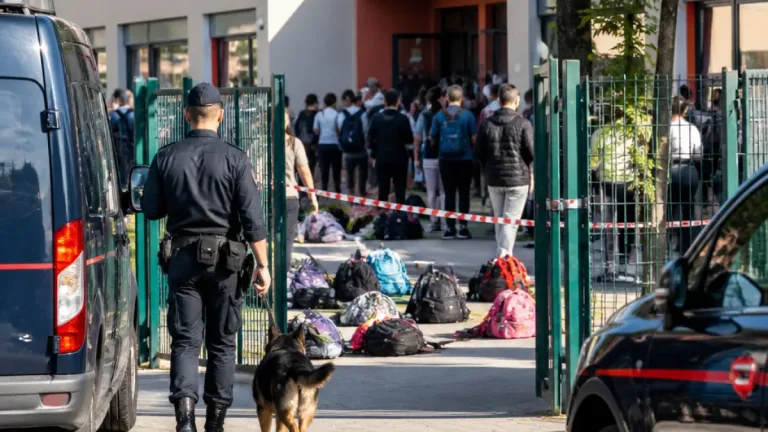 Verona, allarme bomba: evacuati 27 istituti e oltre 1.000 persone nella provincia